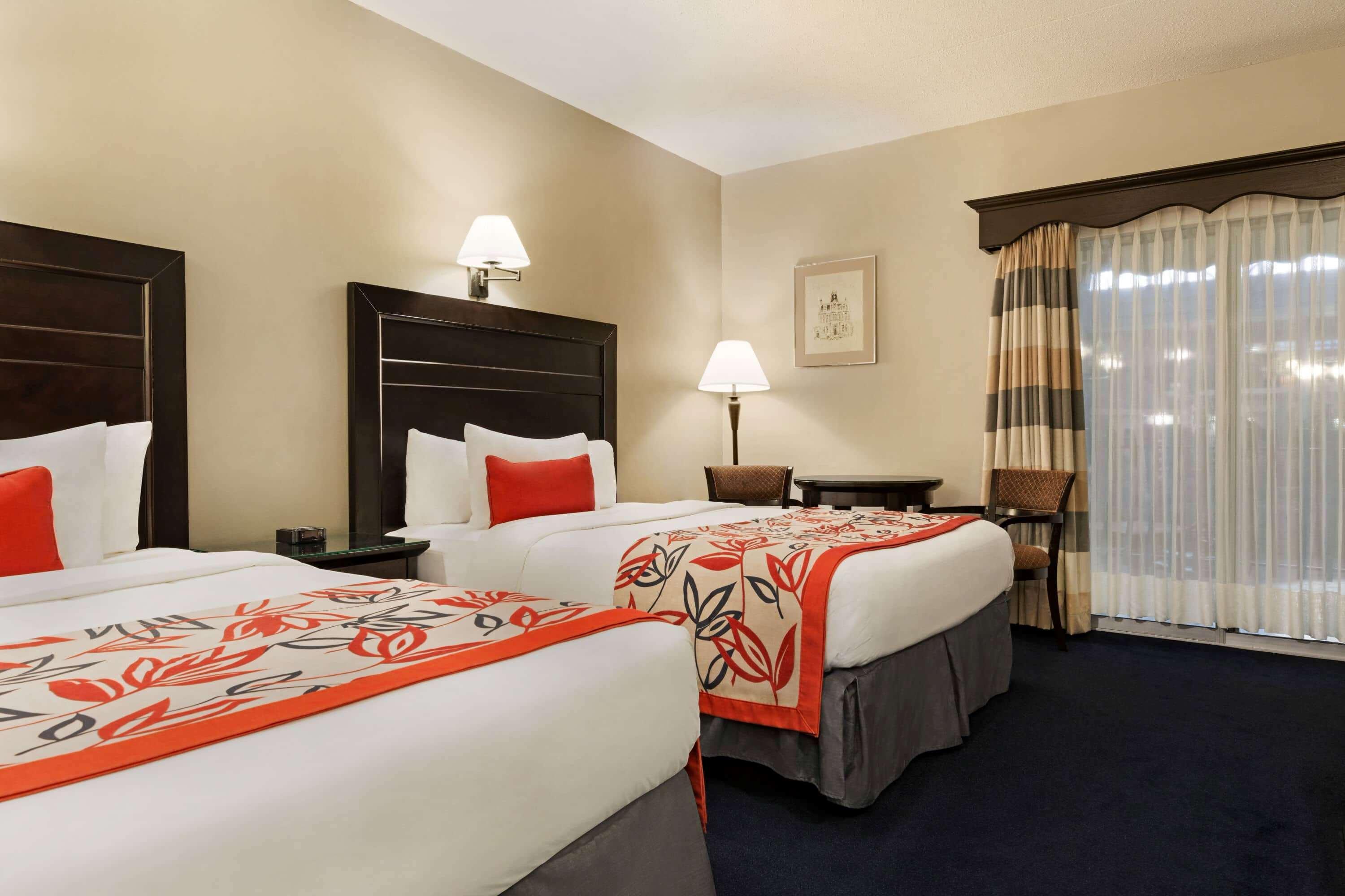 รามาดา บาย วินด์แฮม เฟรดเดอริคตัน Hotel เฟรดริกตัน ภายนอก รูปภาพ